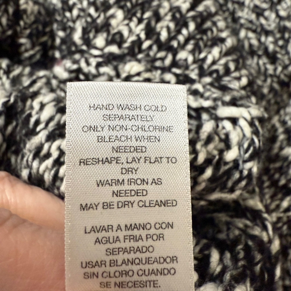 Chico's Sweater Vest Size M Black White - Picture 9 of 9